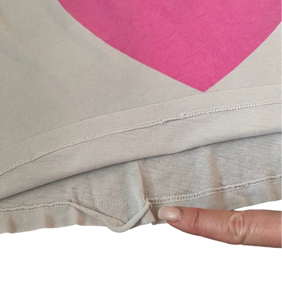 Wildfox Light Gray Pink Heart V Neck Tee Shirt Size Small - Picture 4 of 9